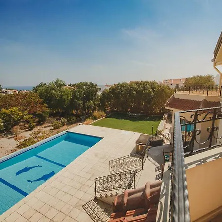 Villa Dolphin *